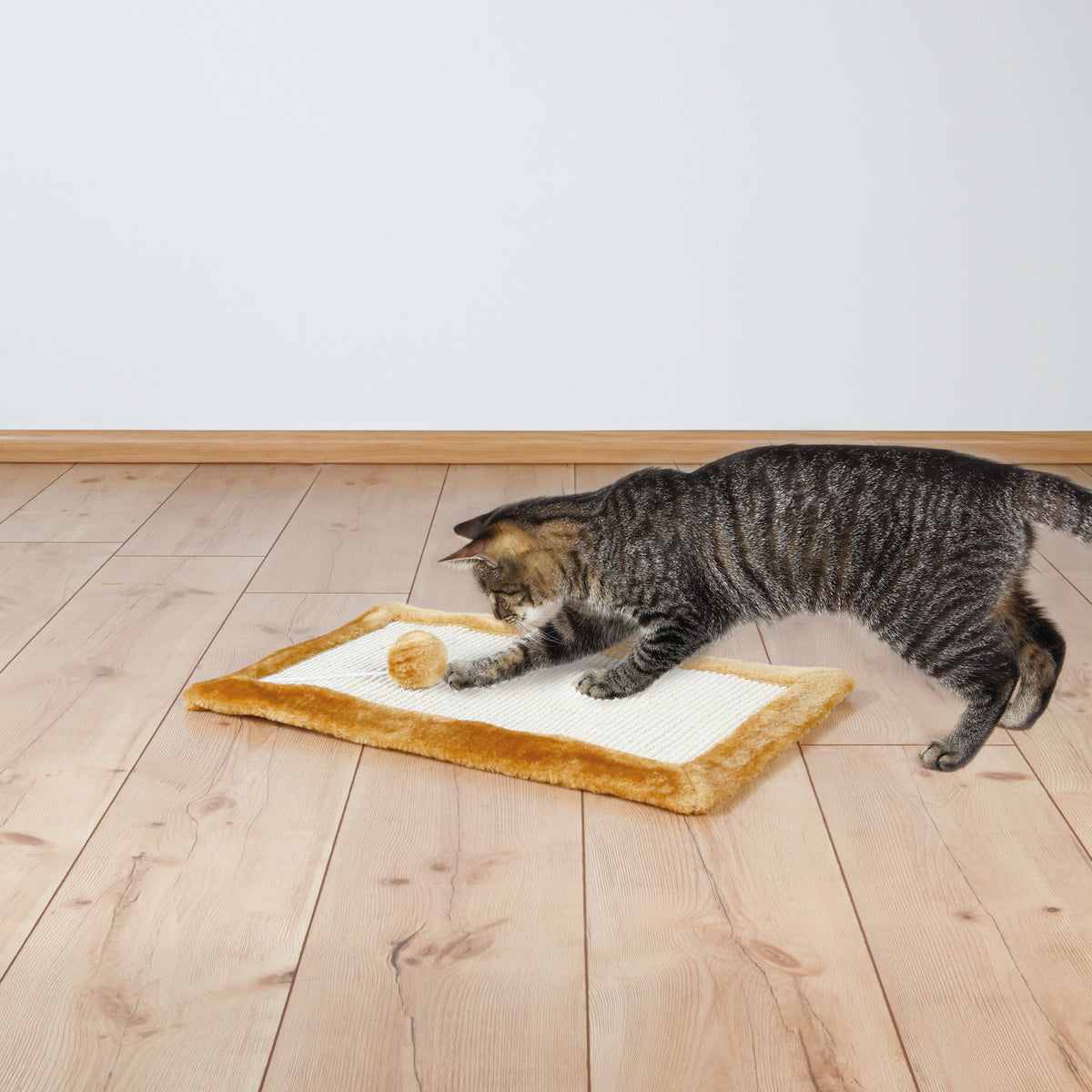 Trixie Scratching Mat, Brown, 55 x 35 cm